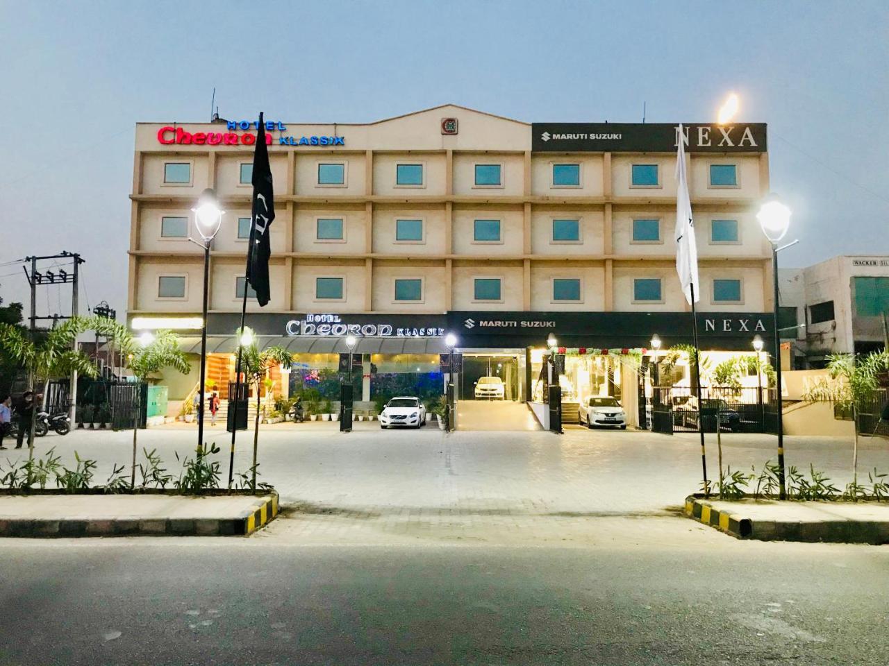 لوديانا Hotel Chevron Klassik المظهر الخارجي الصورة