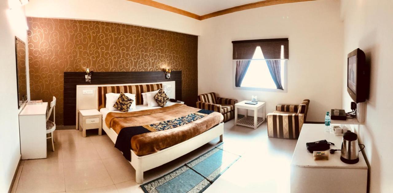 لوديانا Hotel Chevron Klassik المظهر الخارجي الصورة