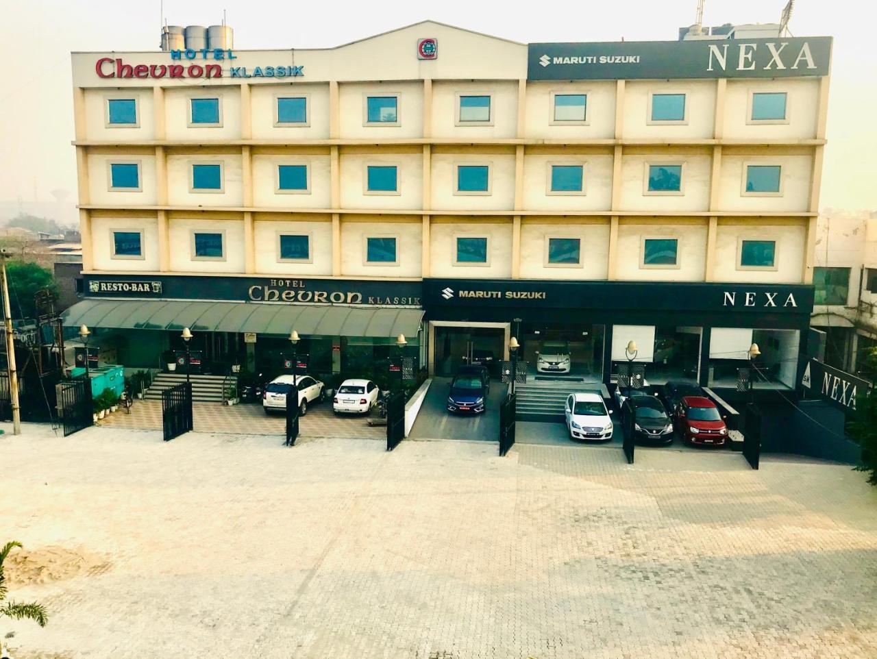لوديانا Hotel Chevron Klassik المظهر الخارجي الصورة